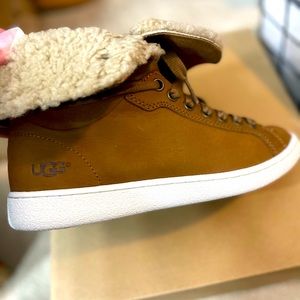 Womens new Ugg Sneaker Boot , size 6.5